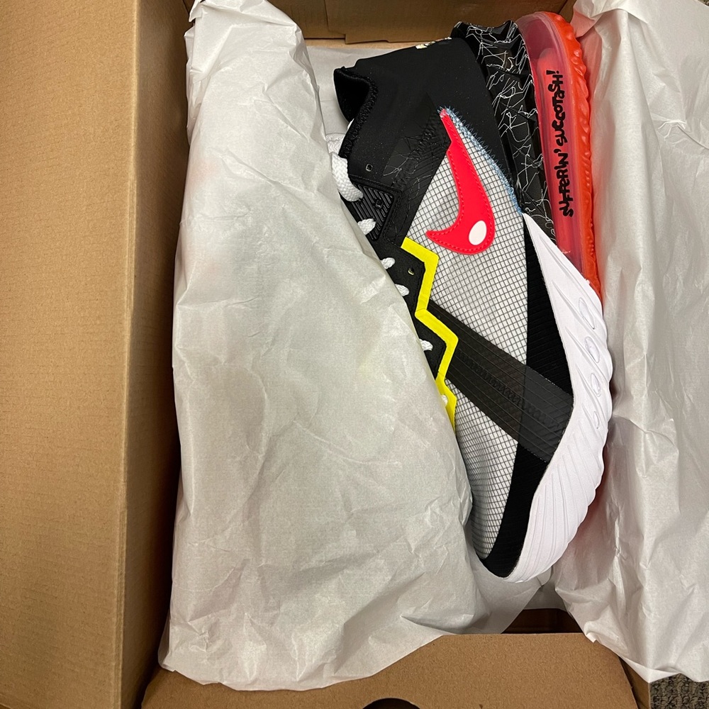 NIKE LeBron 18 Low “Space Jam Sylvester Vs Tweety” BRAND NEW Men’s Size 13